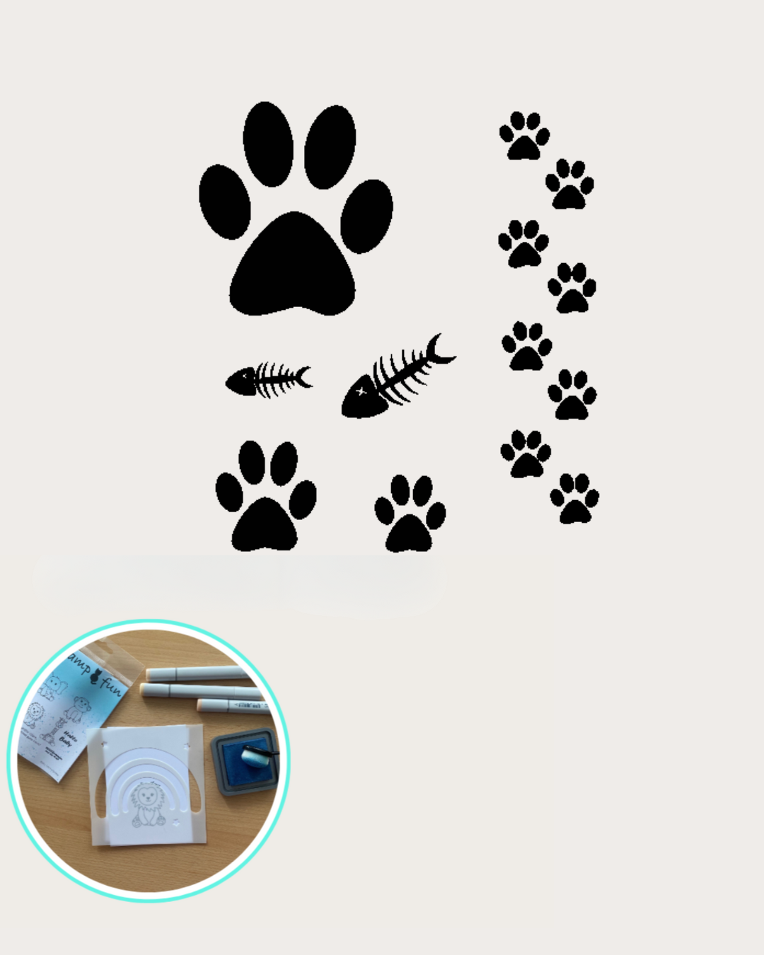 Unterschiedlich große Katzenpfoten abdrücke, eine